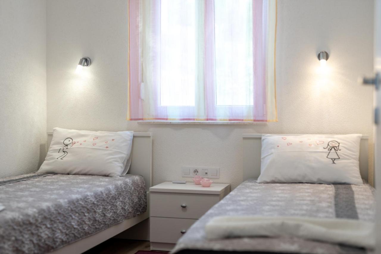 Apartment Gagula With Jacuzzi Trogir Zewnętrze zdjęcie