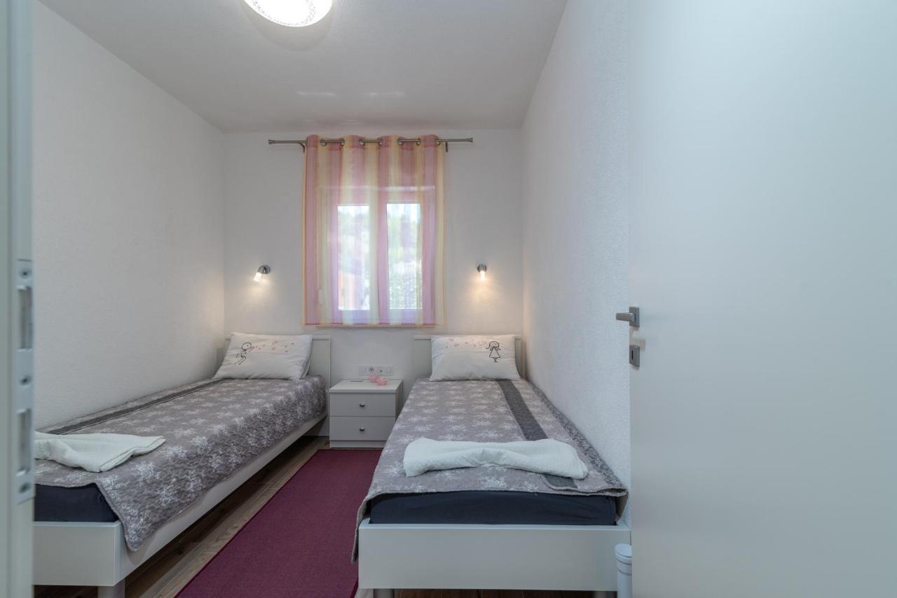 Apartment Gagula With Jacuzzi Trogir Zewnętrze zdjęcie