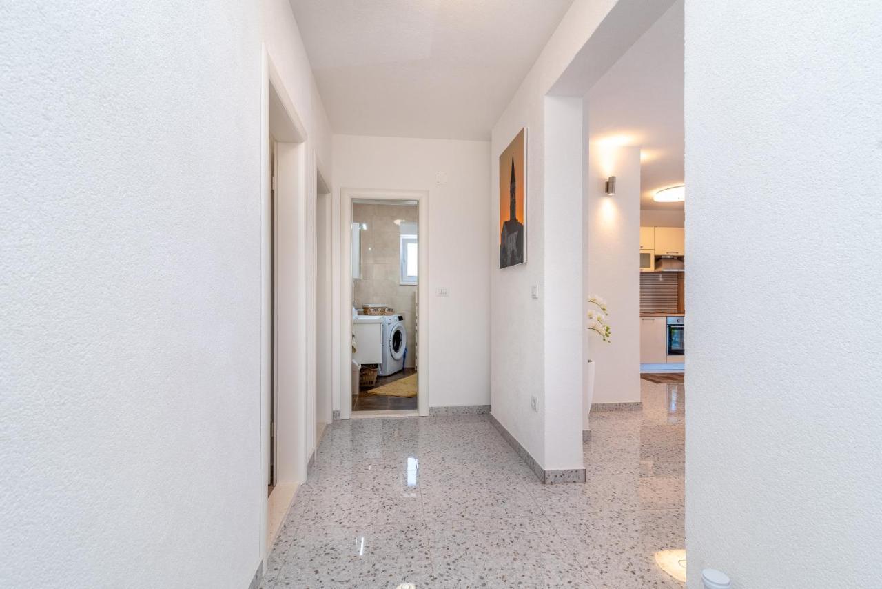 Apartment Gagula With Jacuzzi Trogir Zewnętrze zdjęcie