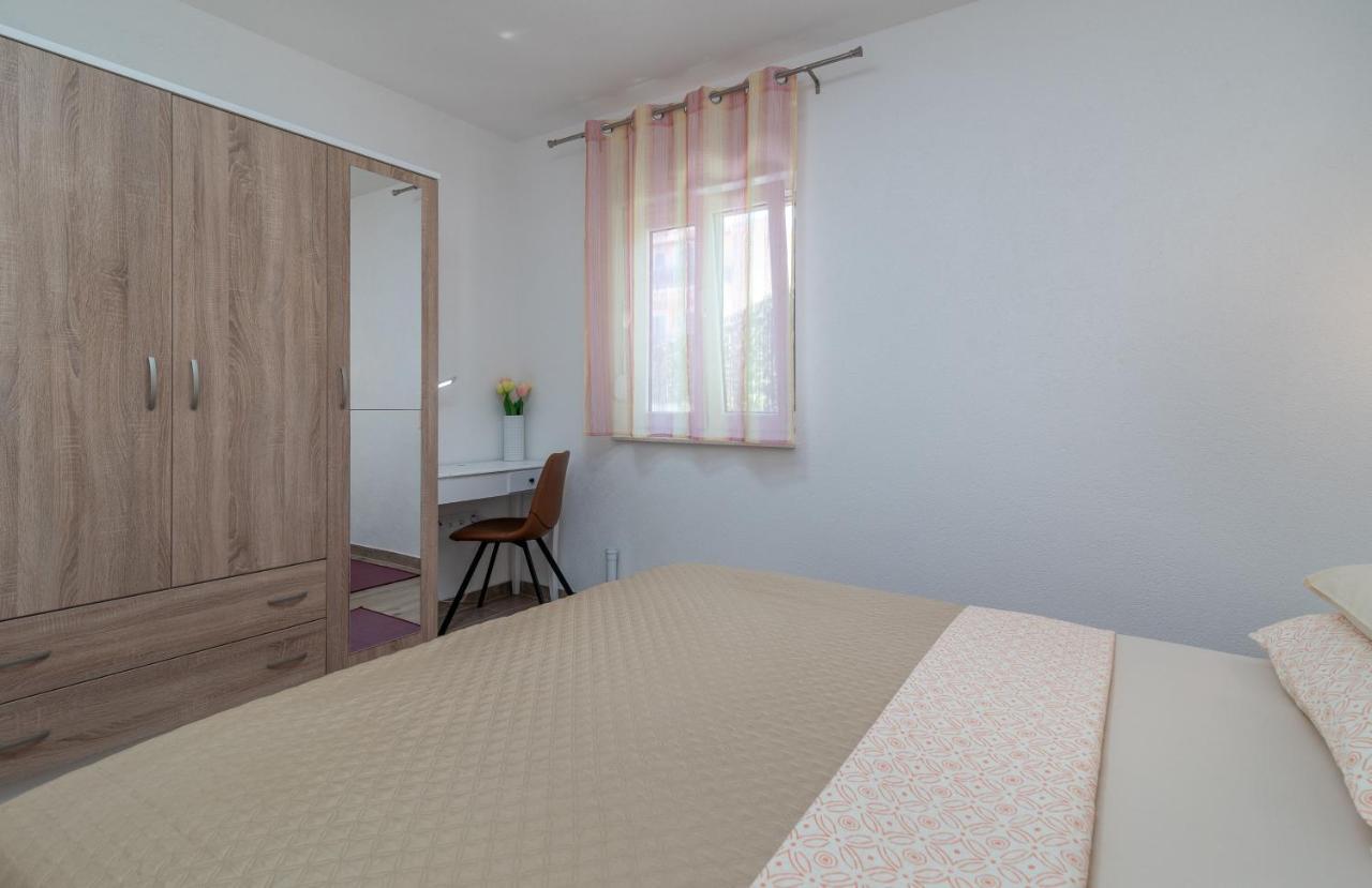 Apartment Gagula With Jacuzzi Trogir Zewnętrze zdjęcie