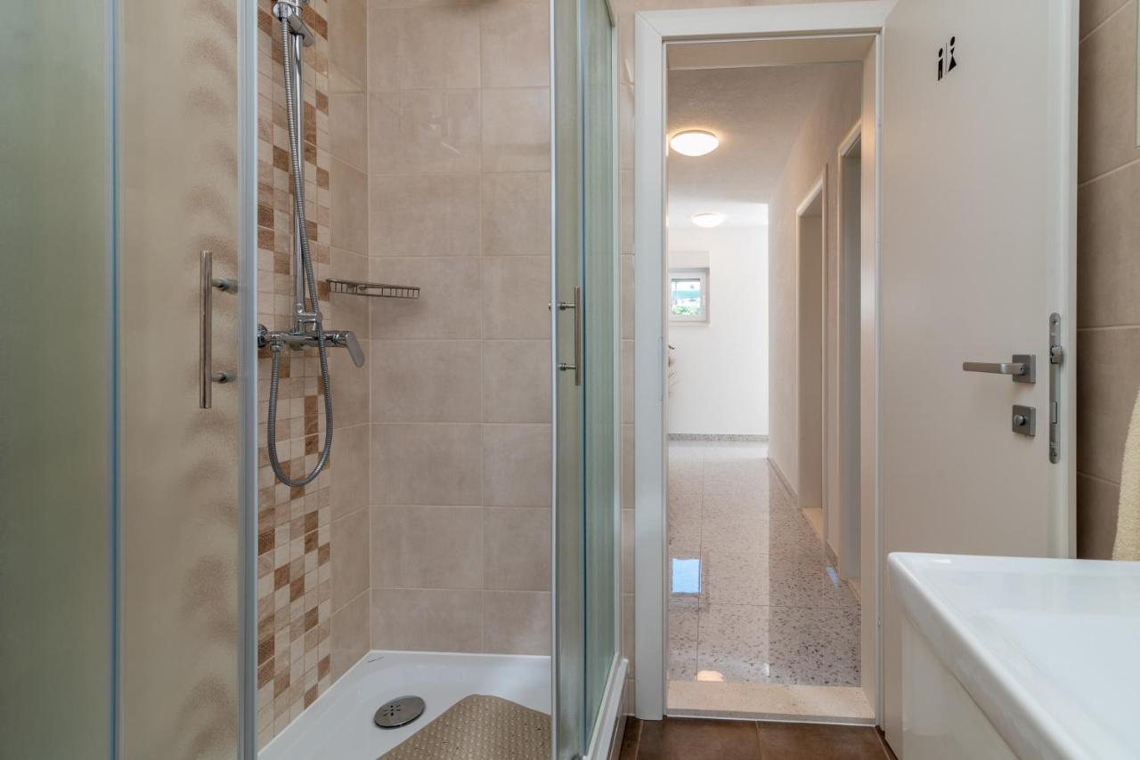 Apartment Gagula With Jacuzzi Trogir Zewnętrze zdjęcie